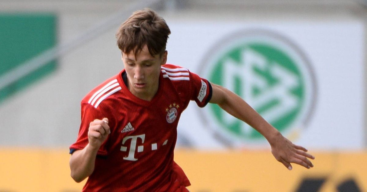 
                <strong>Jonas Kehl</strong><br>
                Jonas Kehl kam 2015 aus Dingolfing in die Jugend des FC Bayern. Der Abwehrspieler ist beidfüßig und kann daher auf beiden Seiten als Außenverteidiger eingesetzt werden. Vergangene Saison lief der deutsche Junioren-Nationalspieler neun Mal für die U19 des Rekordmeisters auf.
              