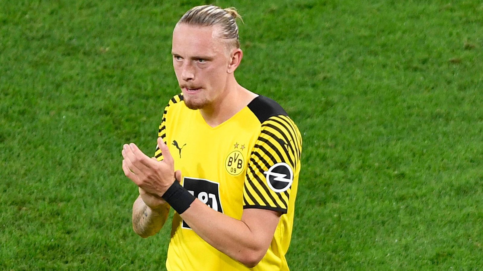 
                <strong>Marius Wolf</strong><br>
                Kommt für Donyell Malen nach 73 Minuten in die Partie. ohne Bewertung
              