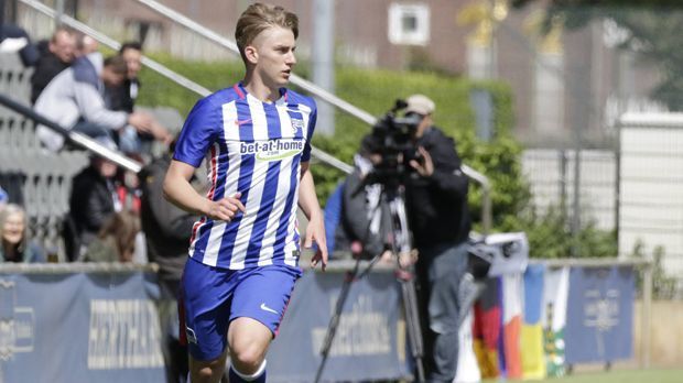 
                <strong>Sinan Kurt (FC Bayern München)</strong><br>
                Sinan Kurt (18) für 3 Millionen Euro von Borussia Mönchengladbach zum FC Bayern München.
              