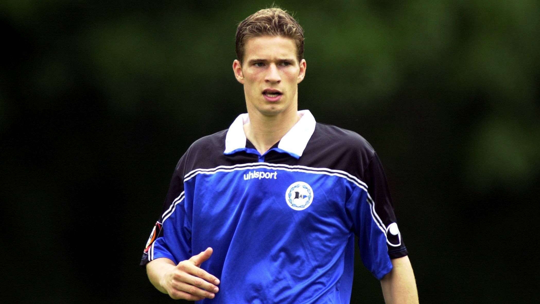 
                <strong>Arne Friedrich</strong><br>
                &#x2022; Im Verein: 2000 bis 2002<br>&#x2022; Einsätze: 51 Spiele<br>&#x2022; Sonstiges: Arminia als Sprungbrett - danach 8 Jahre bei der Hertha, 82 Länderspiele für den DFB. <br>
              