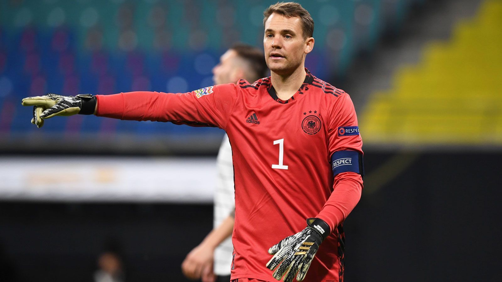 
                <strong>Manuel Neuer</strong><br>
                Ist beim Gegentor chancenlos. Ansonsten in seinem 95. Länderspiel zur Stelle, wenn er gefordert wird. ran.de-Note: 3
              