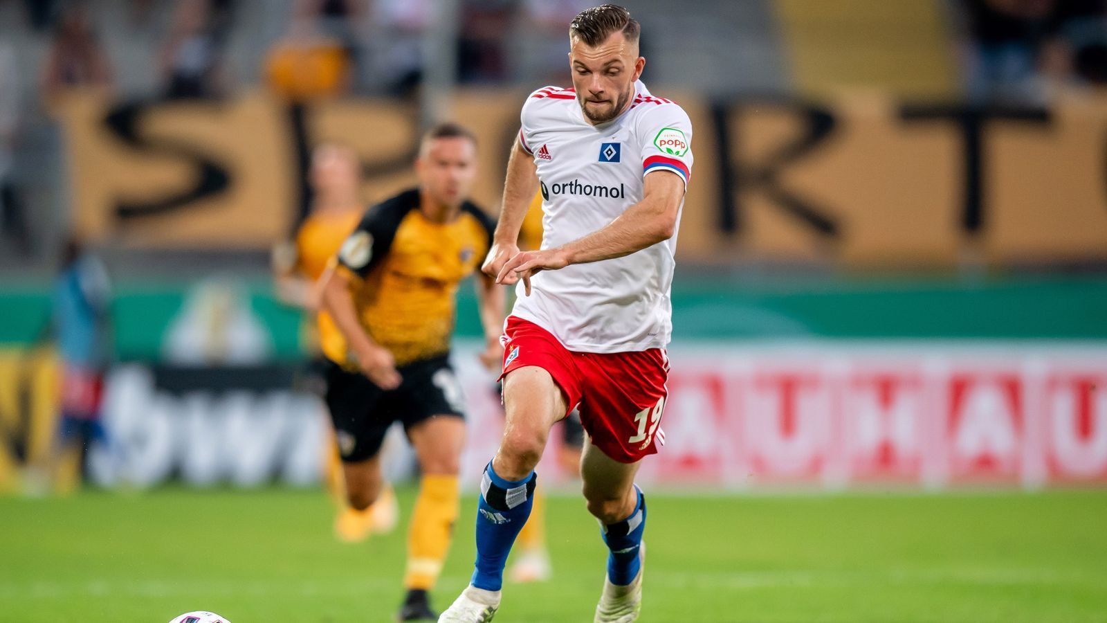 
                <strong>Sturm: Manuel Wintzheimer</strong><br>
                 - Position: Mittelstürmer - - Verein: Hamburger SV - - Alter: 21 Jahre - - U21-Länderspiele: 0 - - 30 Zweitligaspiele für den Hamburger SV und Bochum / 7 Tore
              