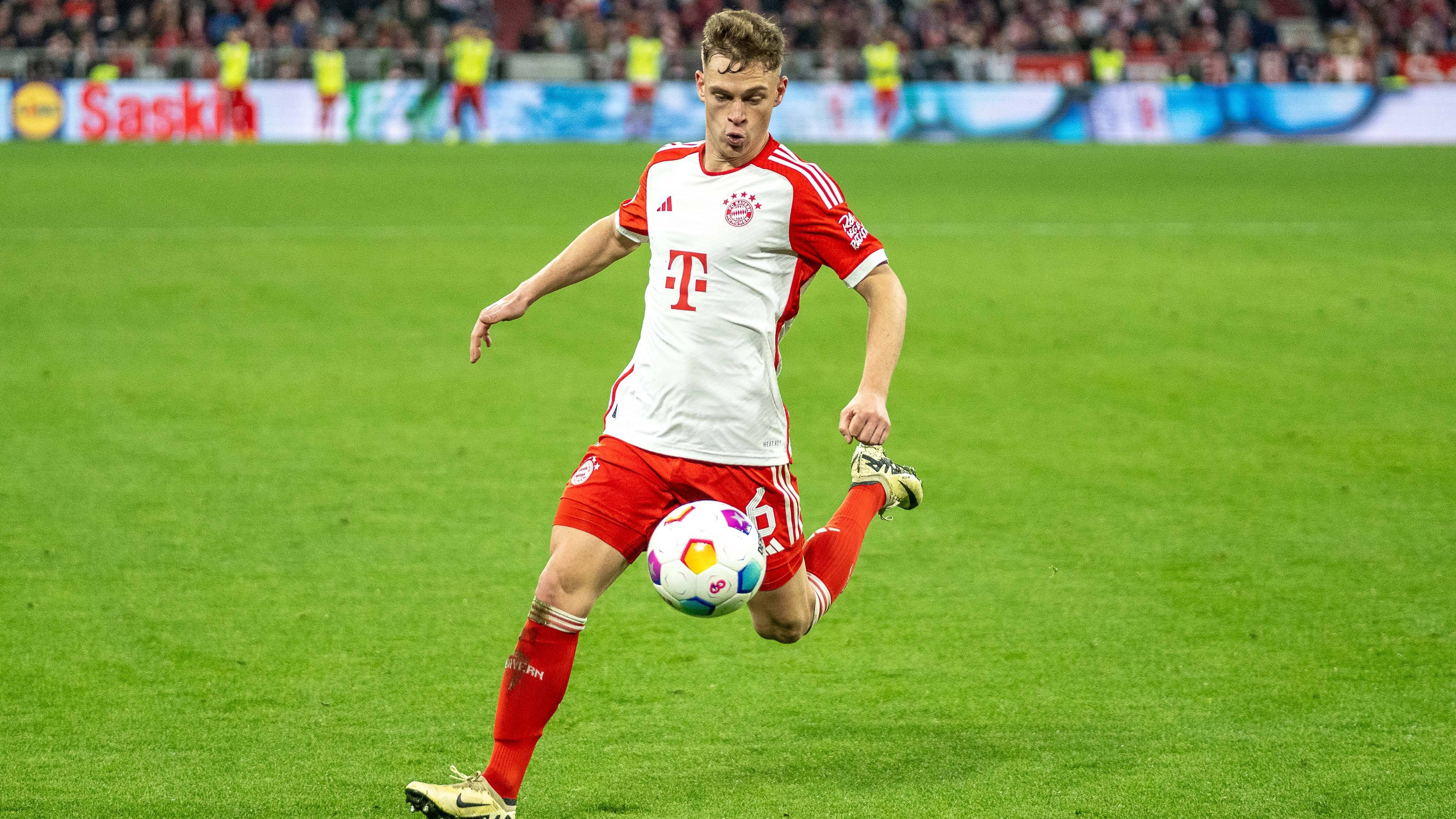 <strong>Joshua Kimmich - STREICHKANDIDAT</strong><br>Unter Tuchel wurde Kimmich peu a peu demontiert. Seit seinem Wechsel auf die rechte Verteidigerseite zeigt die Formkurve wieder nach oben. Doch kann sich der Nationalspieler damit anfreunden, eventuell nicht auf die heiß geliebte Position im defensiven Mittelfeld zurückzukehren? Er muss sich entscheiden - am besten mit dem neuen Trainer. Dann heißt es: verlängern oder verlassen.