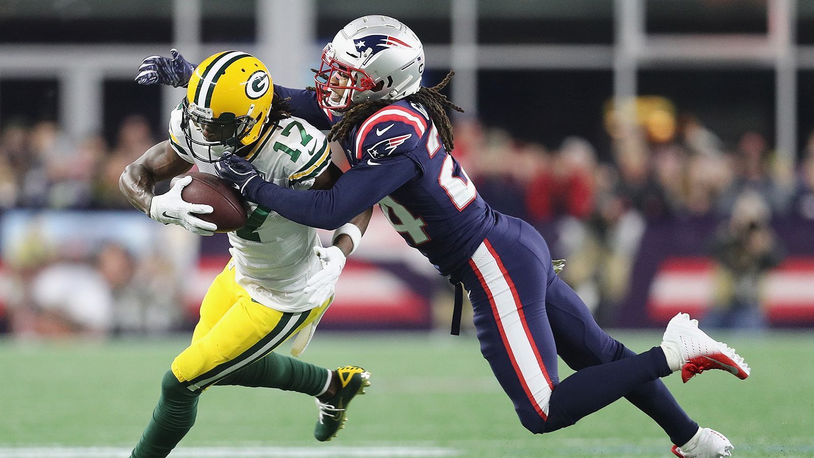 
                <strong>Green Bay Packers</strong><br>
                Jaire Alexander und Stephon Gilmore zusammen in einer Secondary? Gegnerische Quarterbacks könnten verzweifeln. Rookie Eric Stokes, der momentan startet, macht seine Sache gut. Gilmore würde die individuelle Qualität der Cornerback-Gruppierung der Packers steigern und könnte mit seiner Erfahrung zudem Stokes in seiner Entwicklung weiterhelfen. 
              