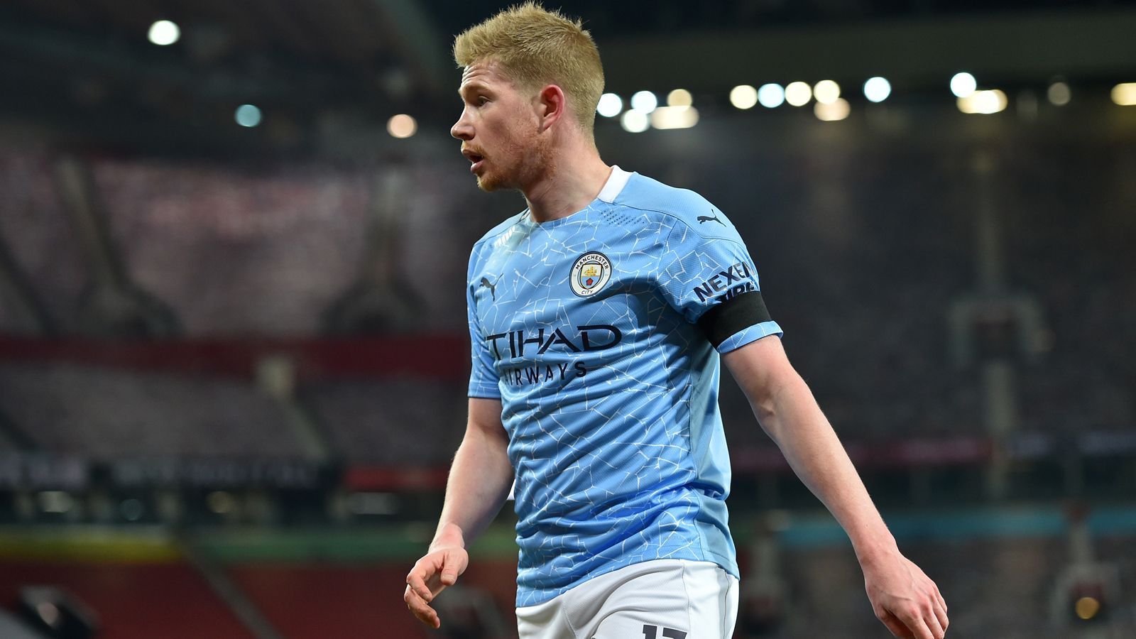 
                <strong>Mittelfeld: Kevin De Bruyne</strong><br>
                Verein: Manchester City
              