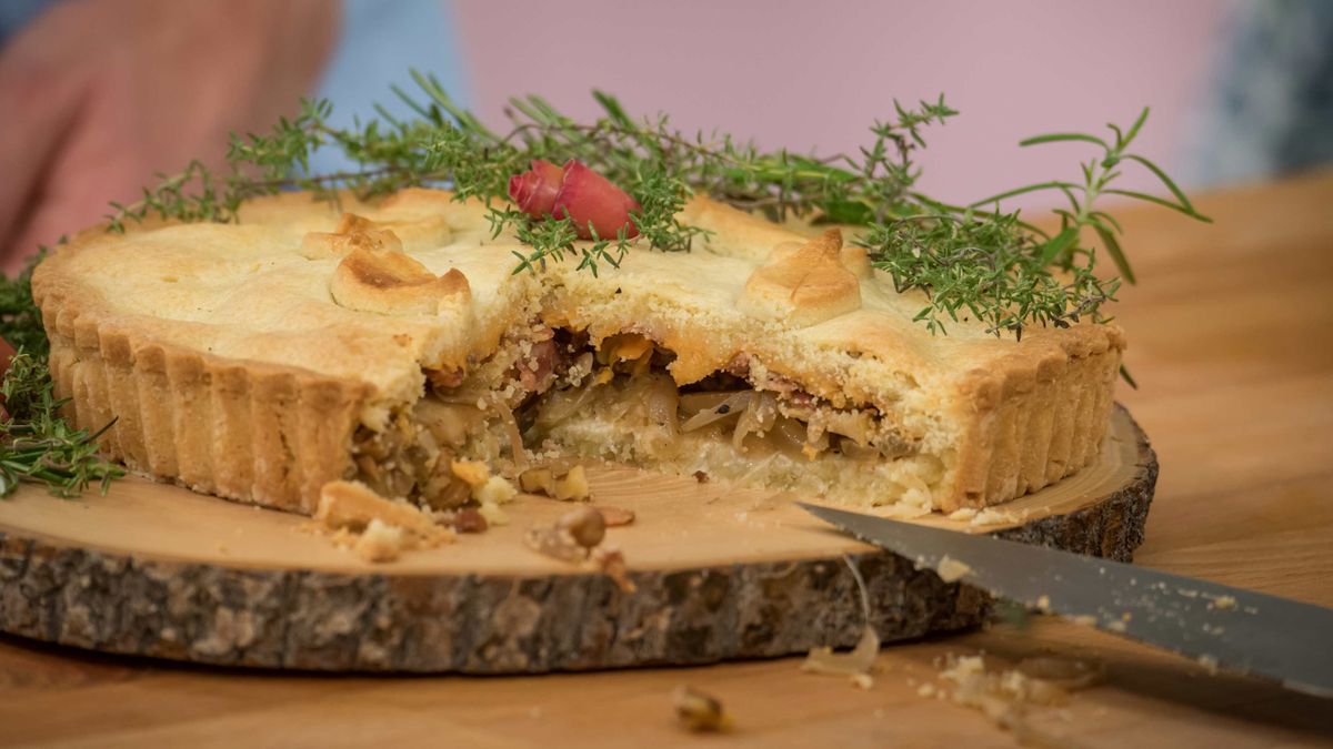 Englische Pie mit deutschem Sauerkraut 