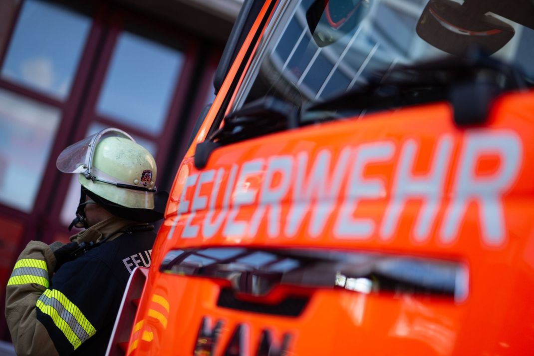 Mehrere Menschen wurden bei einem Verkehrsunfall in Hamburg verletzt. (Symbolbild)