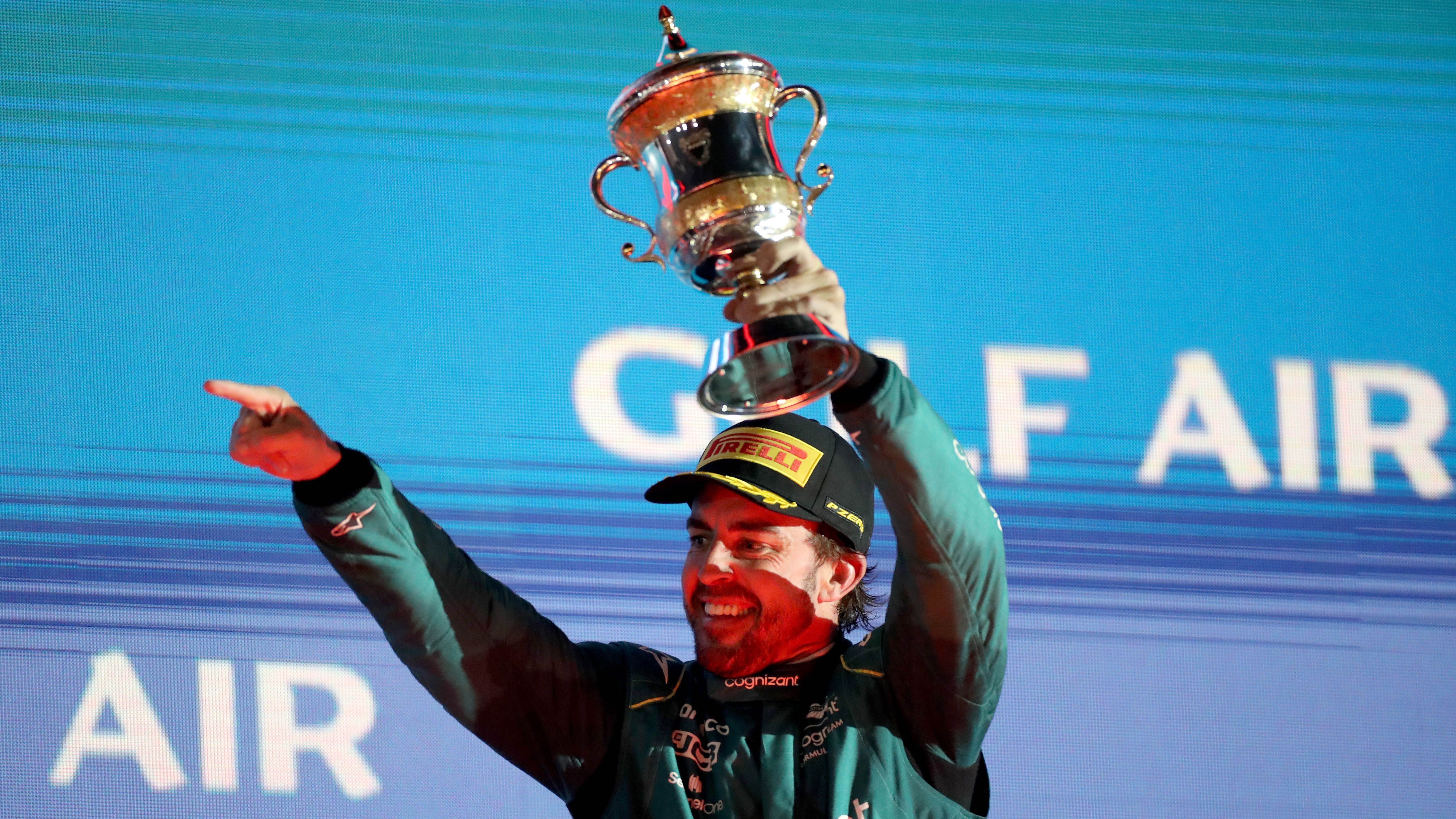 
                <strong>Platz 16: Fernando Alonso </strong><br>
                &#x2022; Alter: 41 Jahre, 7 Monate und 5 Tage <br>&#x2022; Großer Preis von Bahrain: 2023<br>&#x2022; Position: Dritter Platz<br>
              