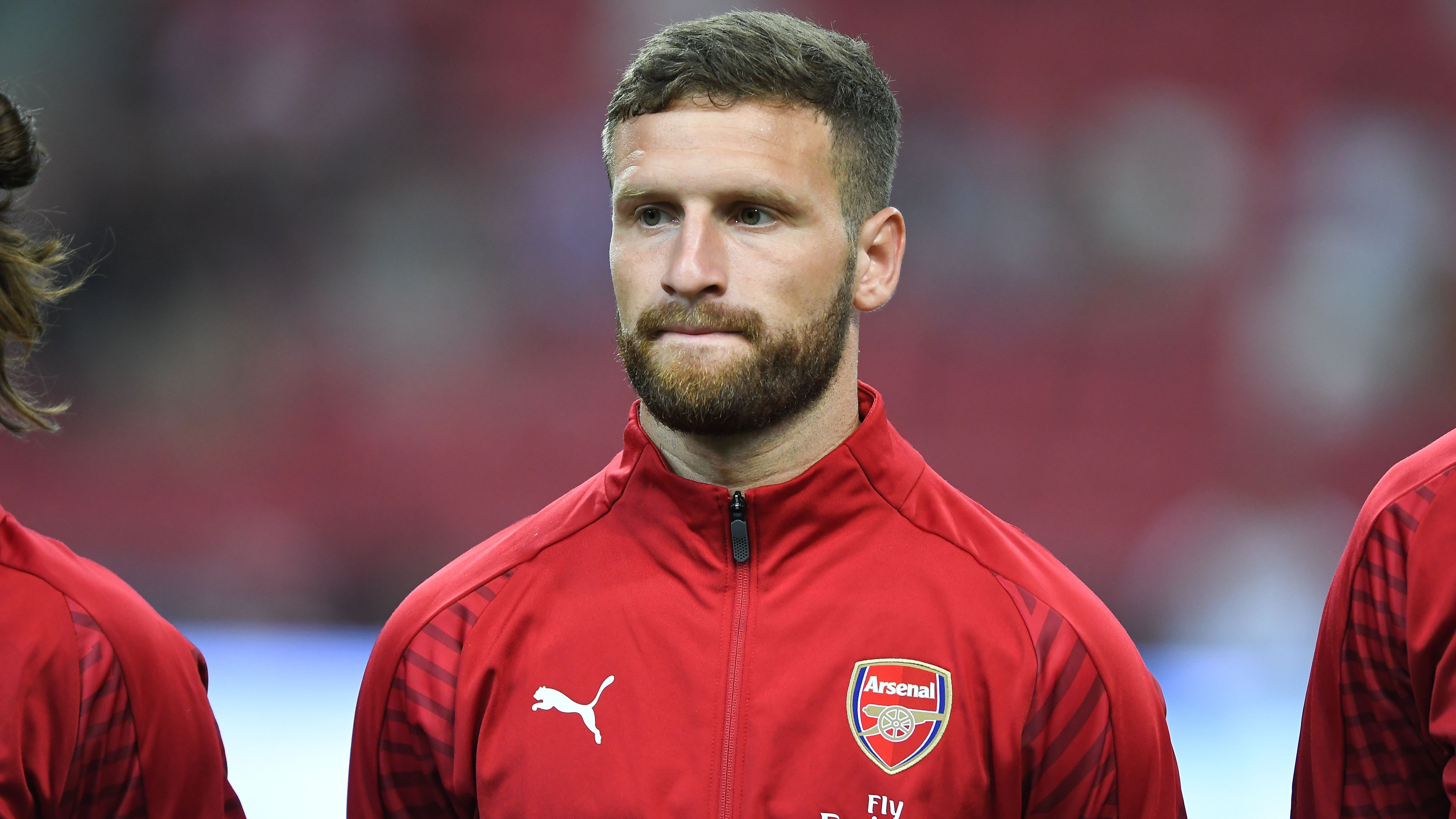 <strong>Shkodran Mustafi (vereinslos)</strong><br>Zuletzt war Shkodran Mustafi eher als Premier-League-Experte bei "Sky" im Gespräch als als aktiver Fußballer und das sagt eigentlich schon alles über den Stand seiner Karriere aus. Nichtsdestotrotz hatte der Weltmeister von 2014 beim FC Valencia und dem FC Arsenal, die er zeitweise sogar als Kapitän anführte, viele erfolgreiche Jahre im Profifußball, bevor er sich im Juni 2024 für einen Schlussstrich entschied.