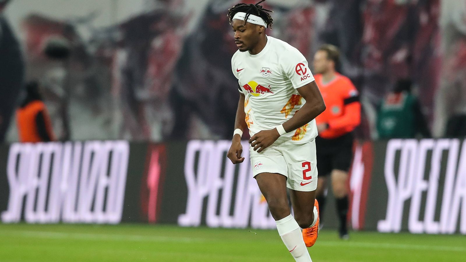 
                <strong>Mohamed Simakan (RB Leipzig)</strong><br>
                Nach rund 70 Minuten wird er für Orban eingewechselt. Agiert von da an als erster Ballverteiler, was er überwiegend gut macht. ran-Note: 3
              