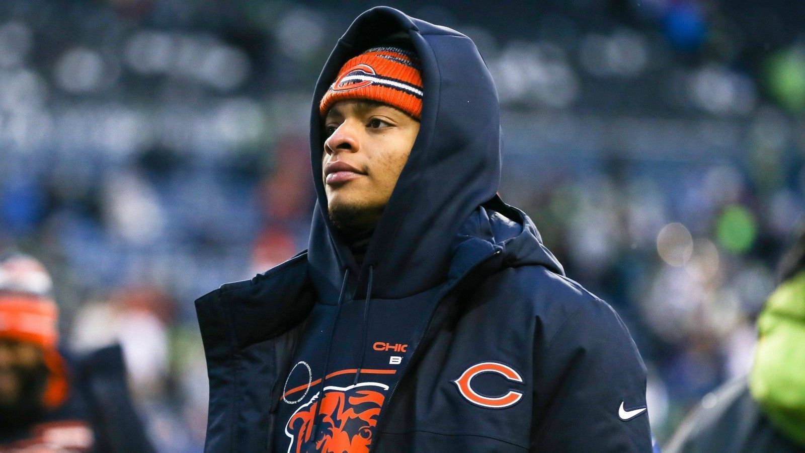 
                <strong>Platz 8: Justin Fields</strong><br>
                Quarterback der Chicago Bears
              