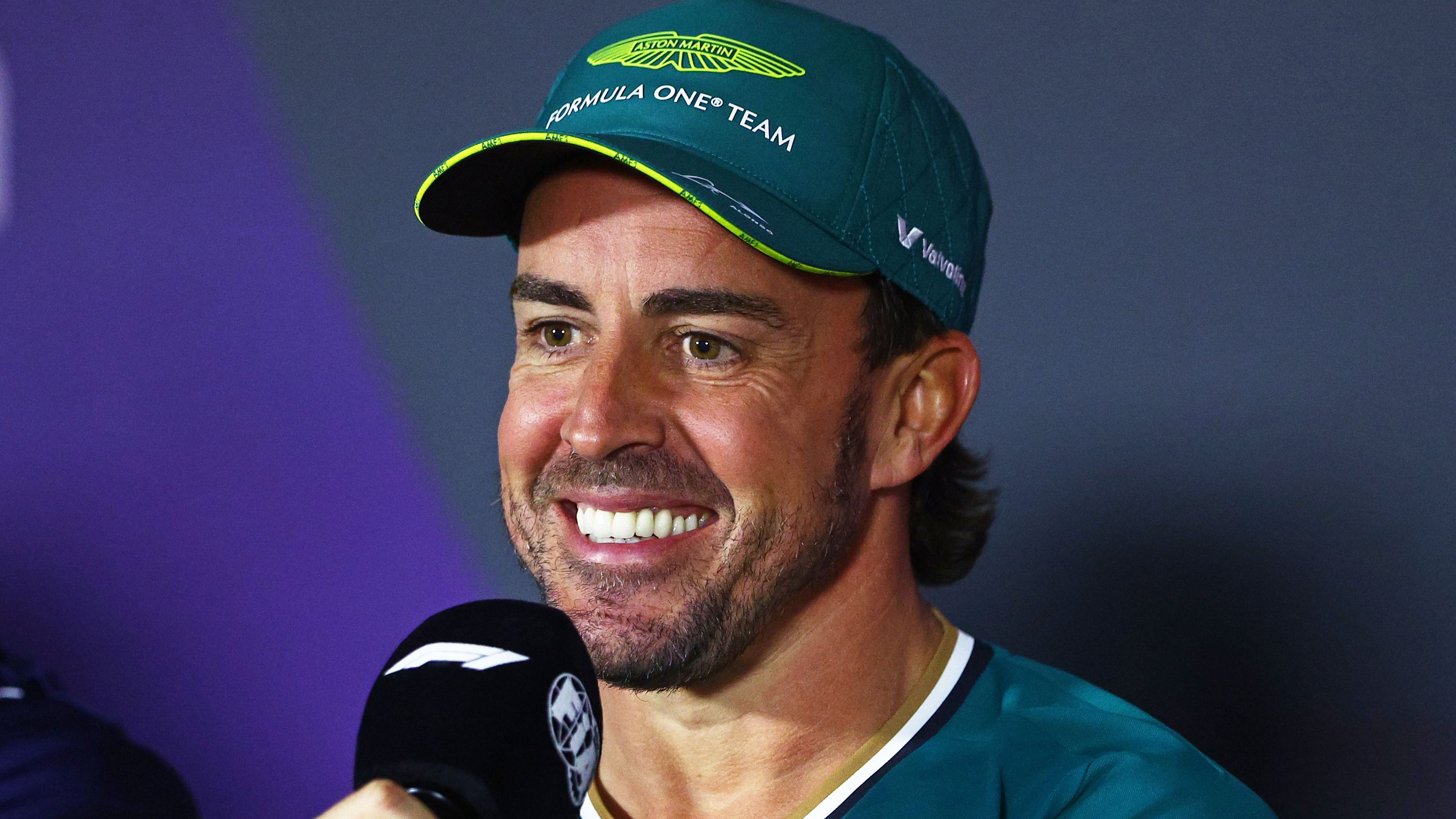 <strong>Fernando Alonso (Aston Martin)</strong><br>Der alte Mann und der dritte WM-Titel: Alonso ist auch mit 42 Jahren noch nicht müde, er wirkt fitter als je zuvor. 2023 gelangen mit dem Überraschungsteam Aston Martin acht Podestplätze. Der nächste Schritt wäre ein Sieg, den natürlich Alonso für sich beansprucht.