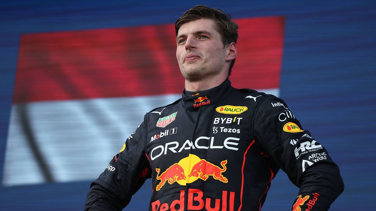 
                <strong>Max Verstappen (Red Bull)</strong><br>
                Gewann jedes Rennen, das er beendete. Musste in Bahrain und Australien wegen technischer Probleme aufgeben. Kommt mit seinem Boliden zwar nicht so gut zurecht wie im vergangenen Jahr, schafft es trotzdem Leclerc in (fast) jedem Rennen ebenbürtig zu sein. Ist mit dem Monegassen zusammen der größte Favorit auf den Weltmeistertitel. ran-Note nach fünf Rennen: 
              