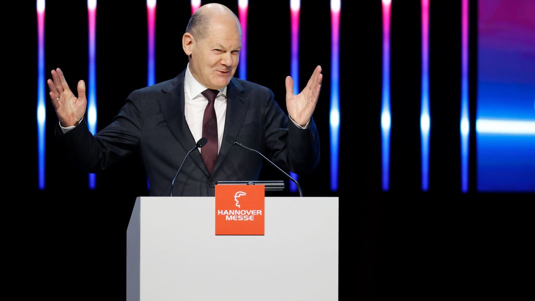 Bundeskanzler Olaf Scholz (SPD) spricht bei der Eröffnungsfeier der Hannover Messe im Hannover Congress Centrum (HCC). 