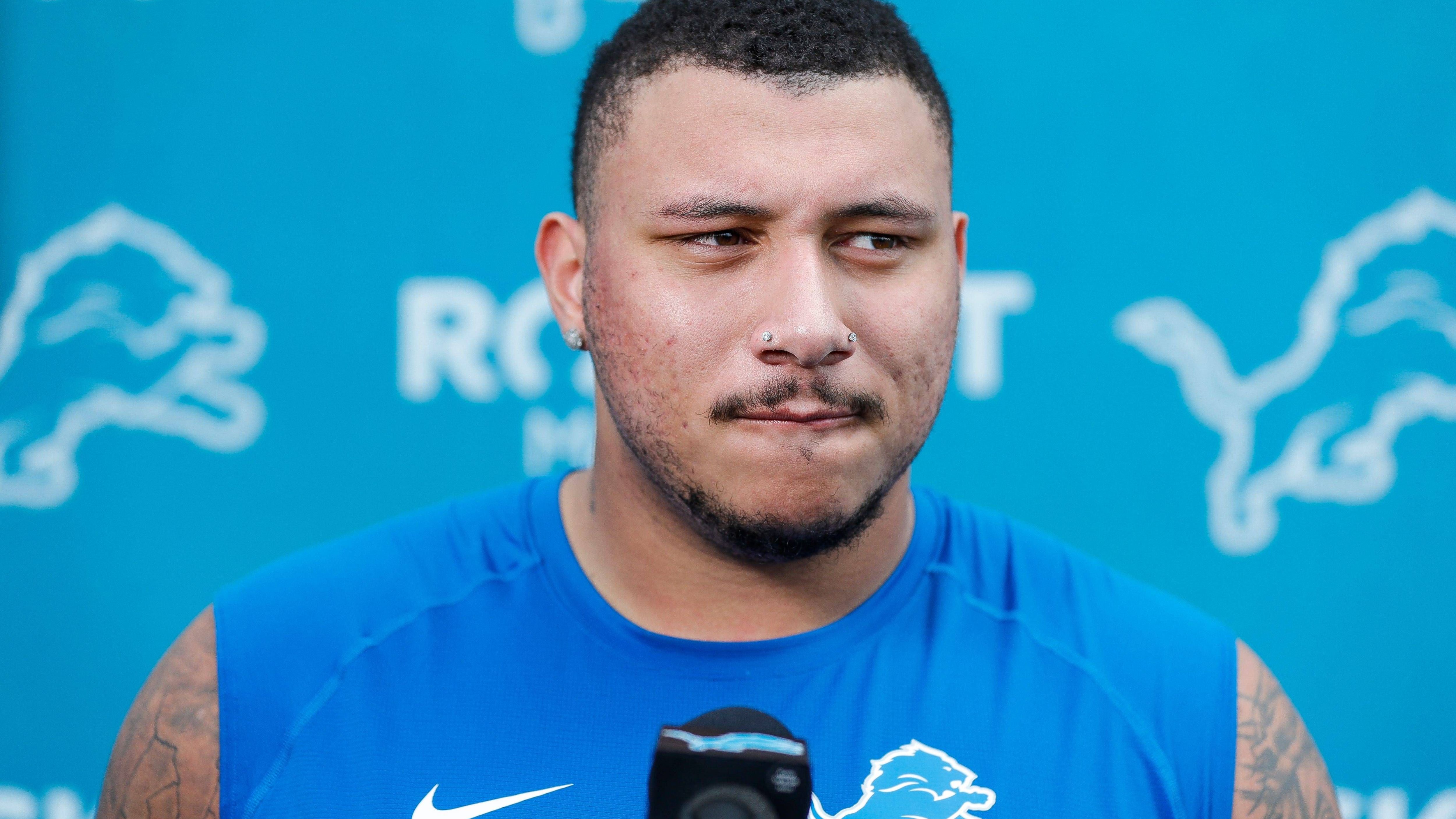 <strong>Detroit Lions: Christian Mahogany (Guard)</strong><br>Wegen einer langen Pause durch eine Erkrankung kam Christian Mahogany 2024 erst spät ins Team und debütierte erst in Woche 11 in der NFL. Doch dann überzeugte er sofort. Der 24-Jährige bringt mit seiner physischen, kompromisslosen Spielweise genau das mit, was Dan Campbell liebt. Nach dem Abgang von Kevin Zeitler könnte er sich 2025 zu einem festen Bestandteil der Lions-O-Line spielen.