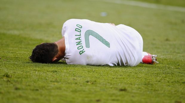 
                <strong>Krankenakte: Cristiano Ronaldo</strong><br>
                Der linke Oberschenkel machte ihm erneut zu schaffen, weshalb er zum Ende der Saison nochmals aussetzen musste und zum Copa del Rey Finale eigentlich zurückkehren wollte.
              