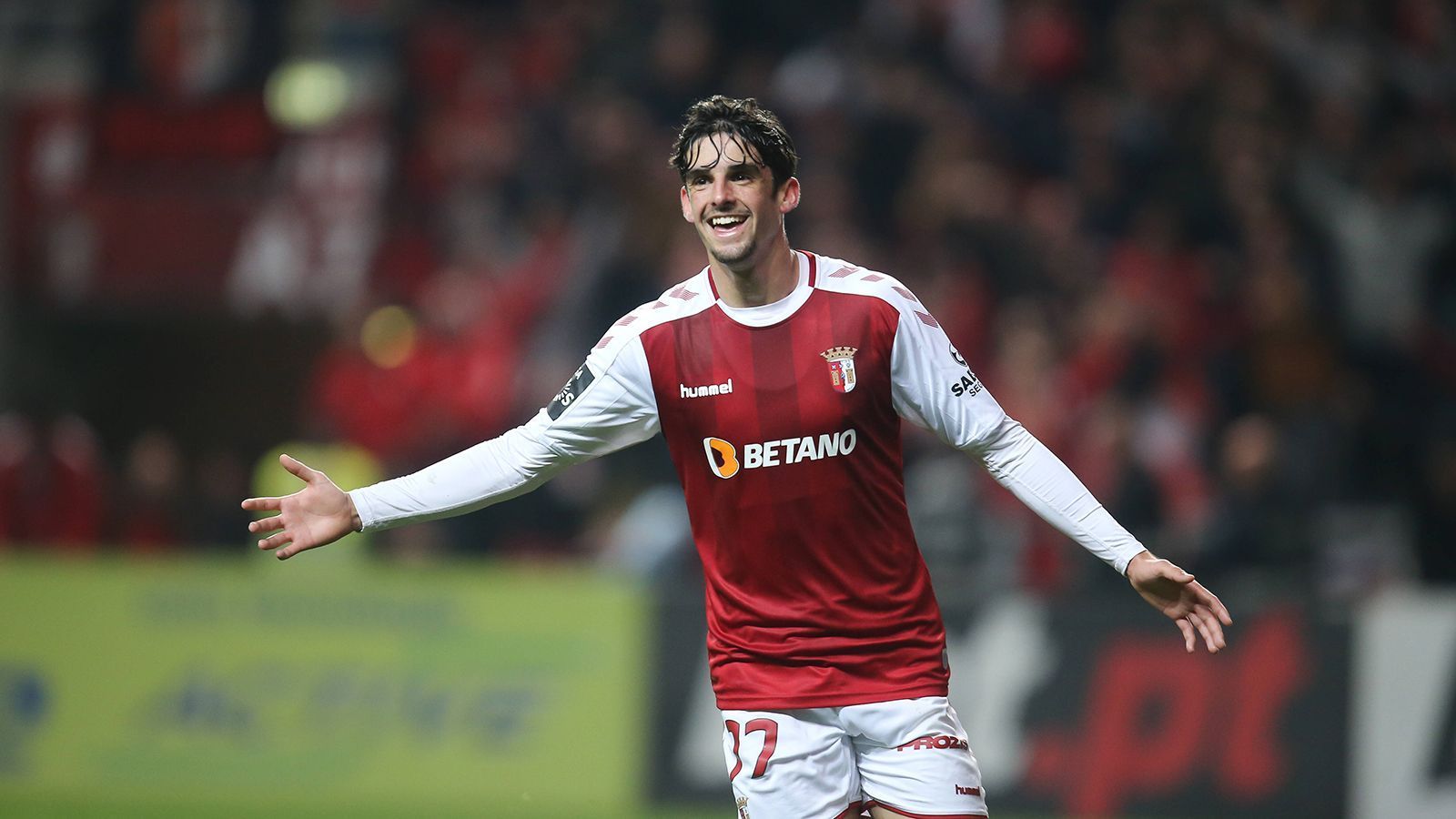 
                <strong>9. Platz - SC Braga: 190,58 Mio.</strong><br>
                Teuerste Verpflichtungen: Wallace (9,5 Mio.), Abel Ruiz (8 Mio.), Danilo (4,5 Mio.) - Teuerste Abgänge: Trincao (Bild, 31 Mio.), Rafa Silva (16 Mio.), Pizzi (13,5 Mio.)
              