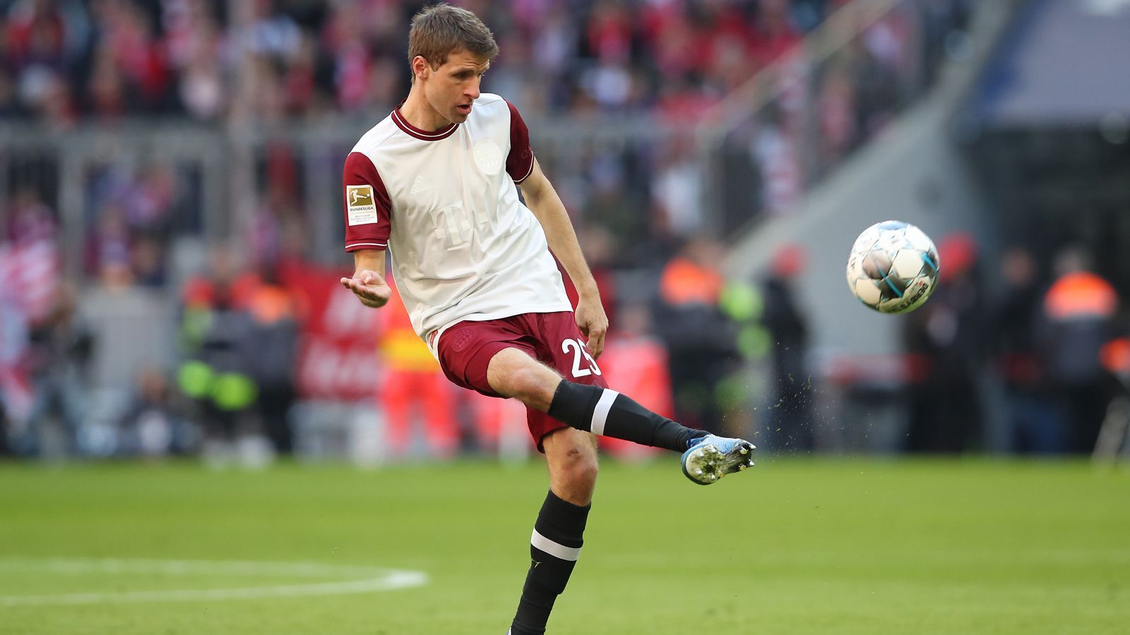 
                <strong>Thomas Müller</strong><br>
                Verein: FC Bayern MünchenPosition: Hängende Spitze
              