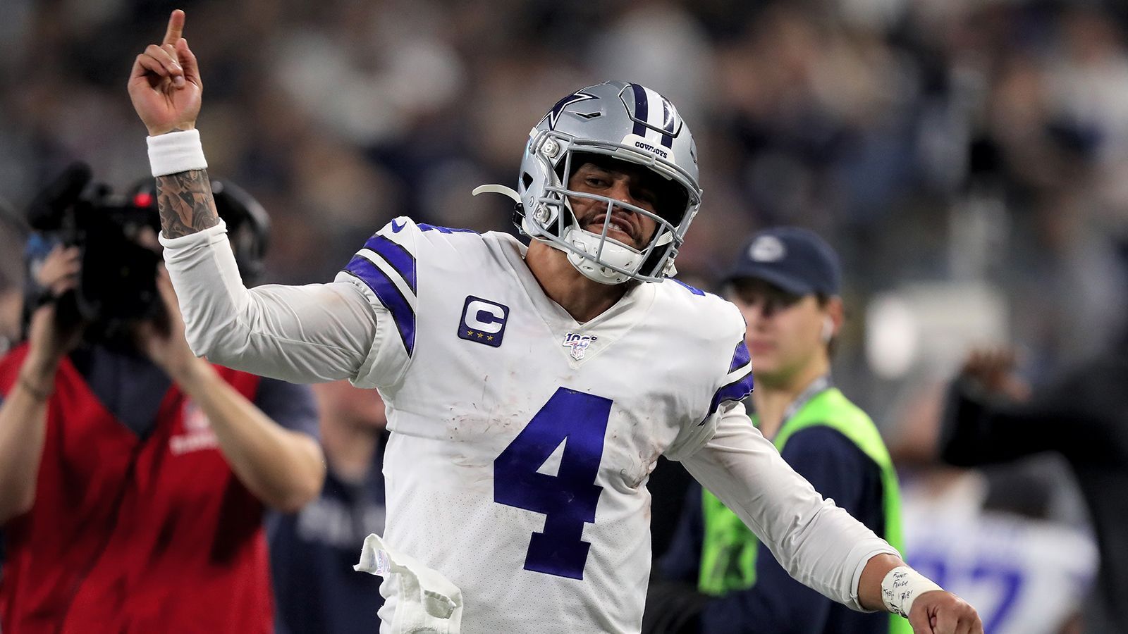 
                <strong>Platz 1: Dak Prescott (Dallas Cowboys)</strong><br>
                Position: Quarterback -Gehalt neue Saison: 75.000.000 Dollar -Vertragsjahr: 1 von 4
              