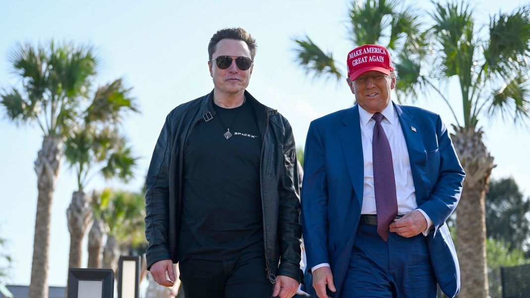 X-Inhaber und Tesla-Chef Elon Musk hat sich immer näher an den designierten US-Präsidenten Donald Trump herangearbeitet und ist inzwischen enger Berater Trumps.