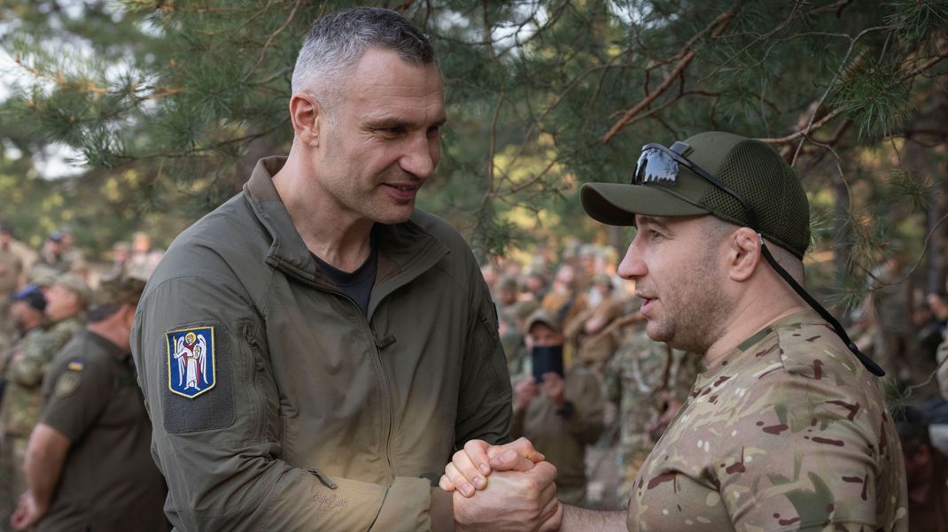 Der Bürgermeister von Kiew, Vitali Klitschko (li.) fordert mehr Unterstützung der westlichen Partner.