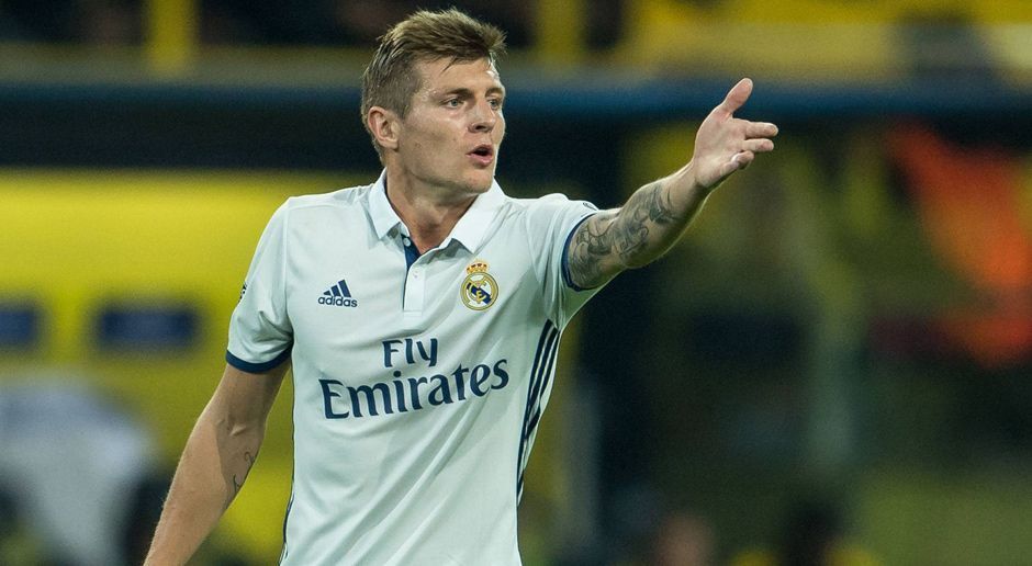 
                <strong>Toni Kroos (Real Madrid)</strong><br>
                Toni Kroos: Auch gegen den BVB war der Nationalspieler ein Ballverteiler, wie man es von ihm gewohnt ist. Versuchte bei Ballbesitz Ruhe ins Spiel zu bringen. Nervte Götze mit Zweikämpfen und schloss Räume mit gutem Stellungsspiel. Seine Ballsicherheit wurde in der zweiten Halbzeit noch besser. ran-Note: 3+
              