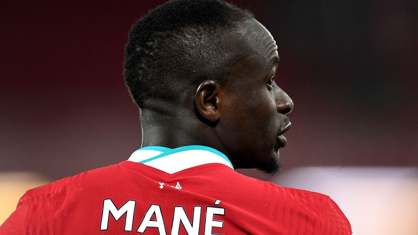 
                <strong>Sadio Mane (FC Liverpool)</strong><br>
                Alter: 28 Jahre -Position: Linksaußen
              