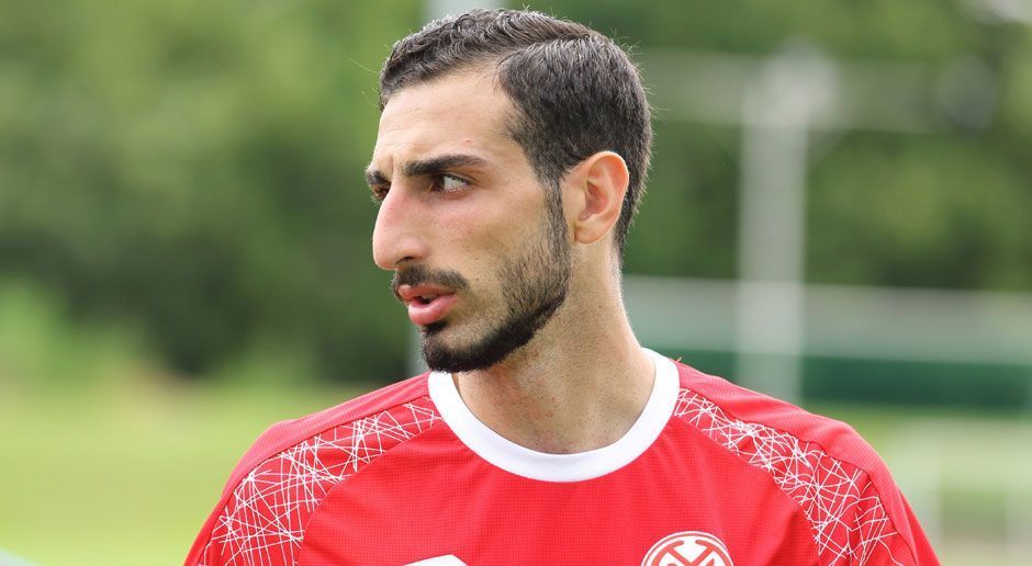 
                <strong>Platz 9 - 1. FSV Mainz 05</strong><br>
                Platz 9 - 1. FSV Mainz 05 (16,15 Mio. Euro): Ob der 1. FSV Mainz 05 den starken sechsten Platz aus der vergangenen Saison wiederholen kann, wird wohl auch daran liegen, wie gut die Neuzugänge einschlagen. Der spannendste neue Mainzer Spieler ist vermutlich Jose Rodriguez, der unter anderem bei Real Madrid ausgebildet wurde und bereits in der Champions League Erfahrung sammeln konnte.
              