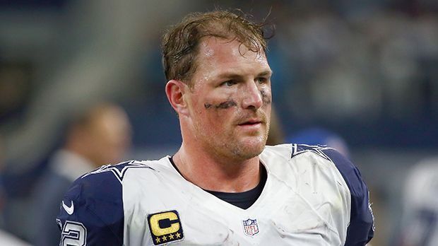 
                <strong>JasonWitten</strong><br>
                Jason Witten (Dallas Cowboys) - Der Tight End gehört mittlerweile zur alten Garde der NFL. Mit seinen 33 Jahren läuft ihm langsam die Zeit davon. Dass er ein herausragender Spieler ist, zeigen seine zehn Nominierungen zum Pro Bowl. 
              