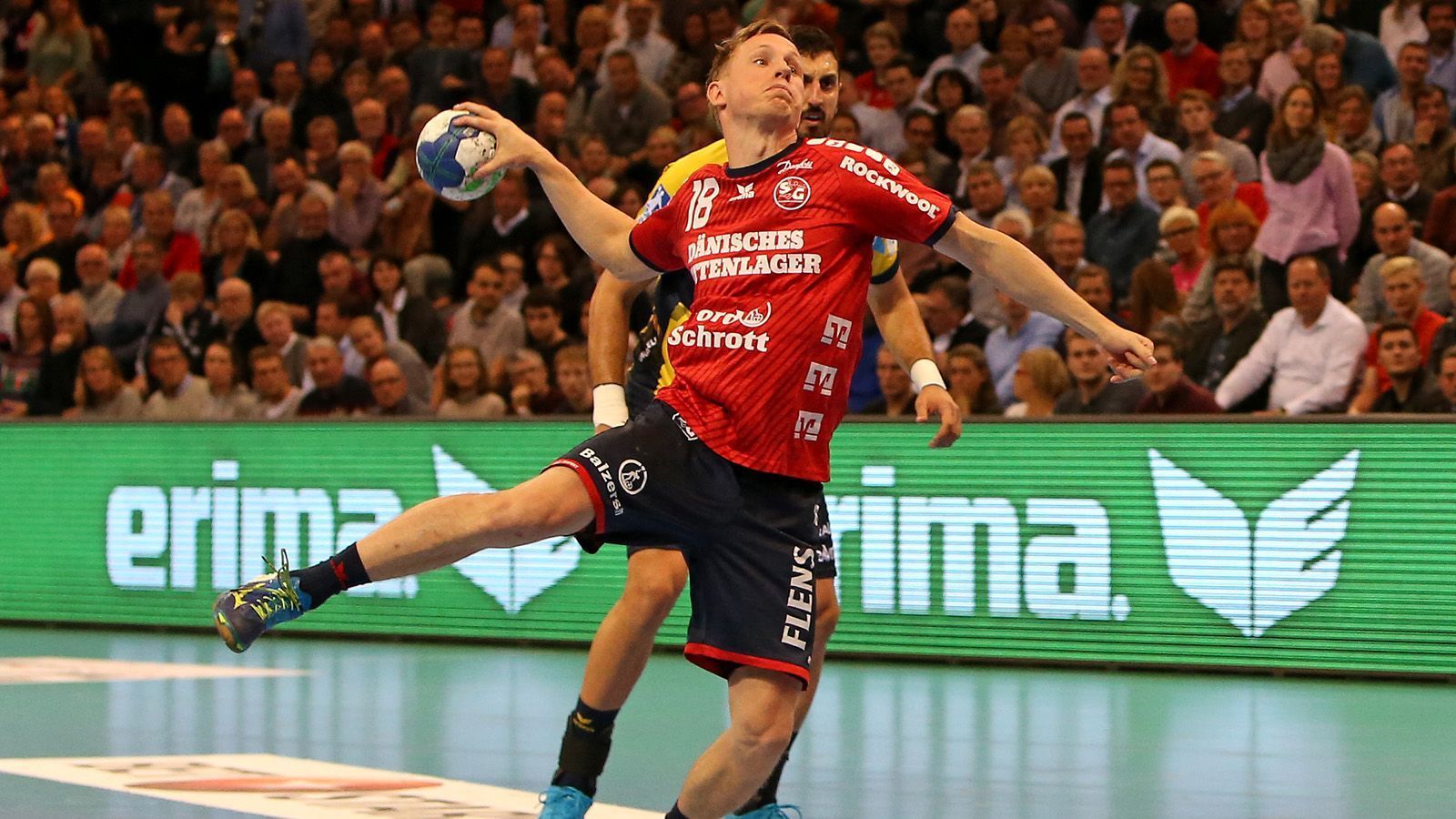 
                <strong>Norwegen mit vielen deutschen Legionären</strong><br>
                Insgesamt elf Spieler des aktuellen WM-Kaders Norwegens sind in der Bundesliga aktiv. Vier davon stehen bei der SG Flensburg-Handewitt unter Vertrag. Auch Trainer Berge verdiente zwischen 1999 und 2006 sein Geld in Schleswig-Holstein und gewann dabei als Rückraumspieler zahlreiche Titel mit den Flensburgern. Harald Reinkind spielt beim THW Kiel unter anderem an der Seite von Andreas Wolff, Patrick Wiencek, Steffen Weinhold und Hendrik Pekeler.
              