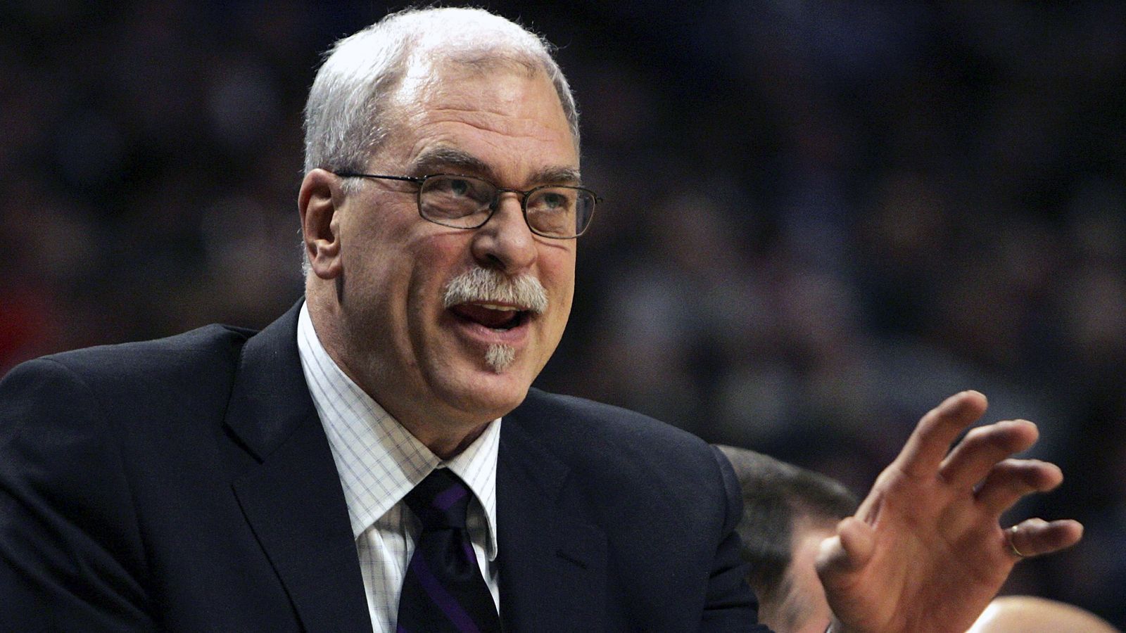 
                <strong>Platz 7 - Phil Jackson</strong><br>
                NBA-Siege: 1155Teams: Chicago Bulls und Los Angeles Lakers
              