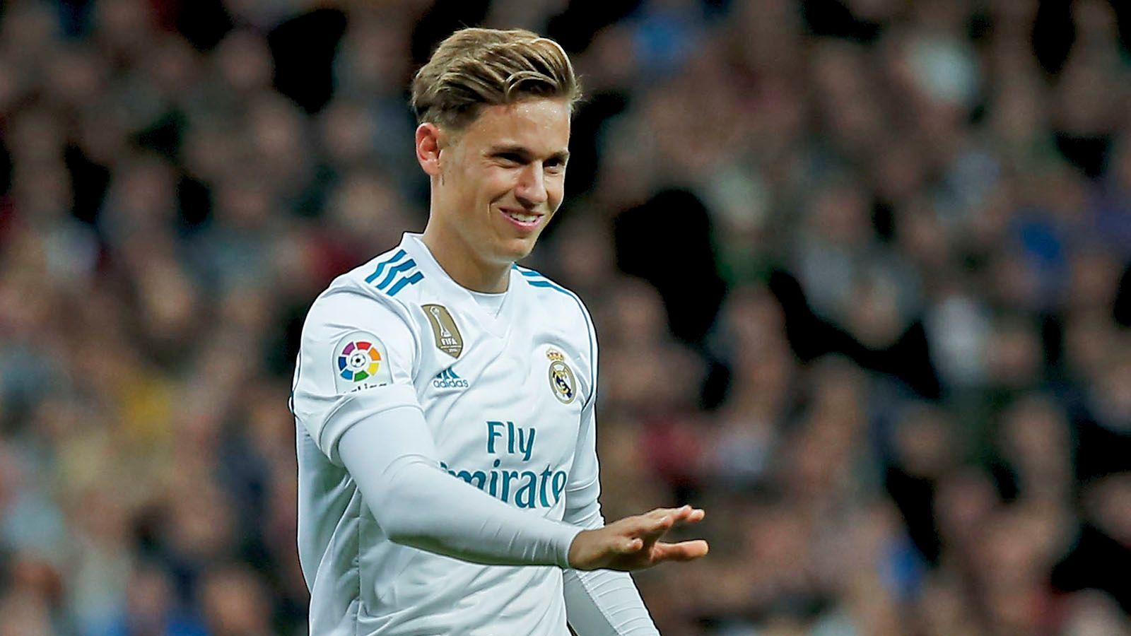 
                <strong>Marcos Llorente (Atletico Madrid)</strong><br>
                Real Madrids Eigengewächs Marcos Llorente kehrt den "Königlichen" den Rücken und geht zum Stadtrivalen Atletico Madrid. Dort soll der 24-Jährige seinen spanischen Landsmann Rodrigo, der wohl von seiner Ausstiegsklausel Gebrauch machen wird, im defensiven Mittelfeld ersetzen. Wie die Rojiblancos mitteilten, wird Llorente einen Fünfjahresvertrag unterzeichnen. Die Ablösesumme beträgt laut "Marca" 40 Millionen Euro.
              