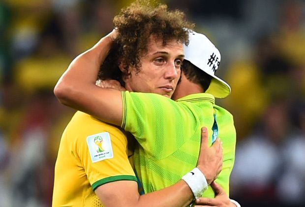 
                <strong>Ohne Worte</strong><br>
                David Luiz und Thiago Silva spüren nach Abpfiff nichts als Leere.
              