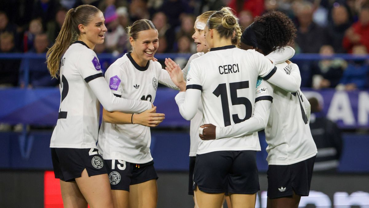 Caen, Frankreich 28. Oktober 2025: UEFA Nations League Women - 2025 2026 - Frankreich vs. Deutschland Im Bild: Torschützin Nicole Anyomi (Deutschland), rechts im Bild, macht das Tor zum 3:1 für Deu...