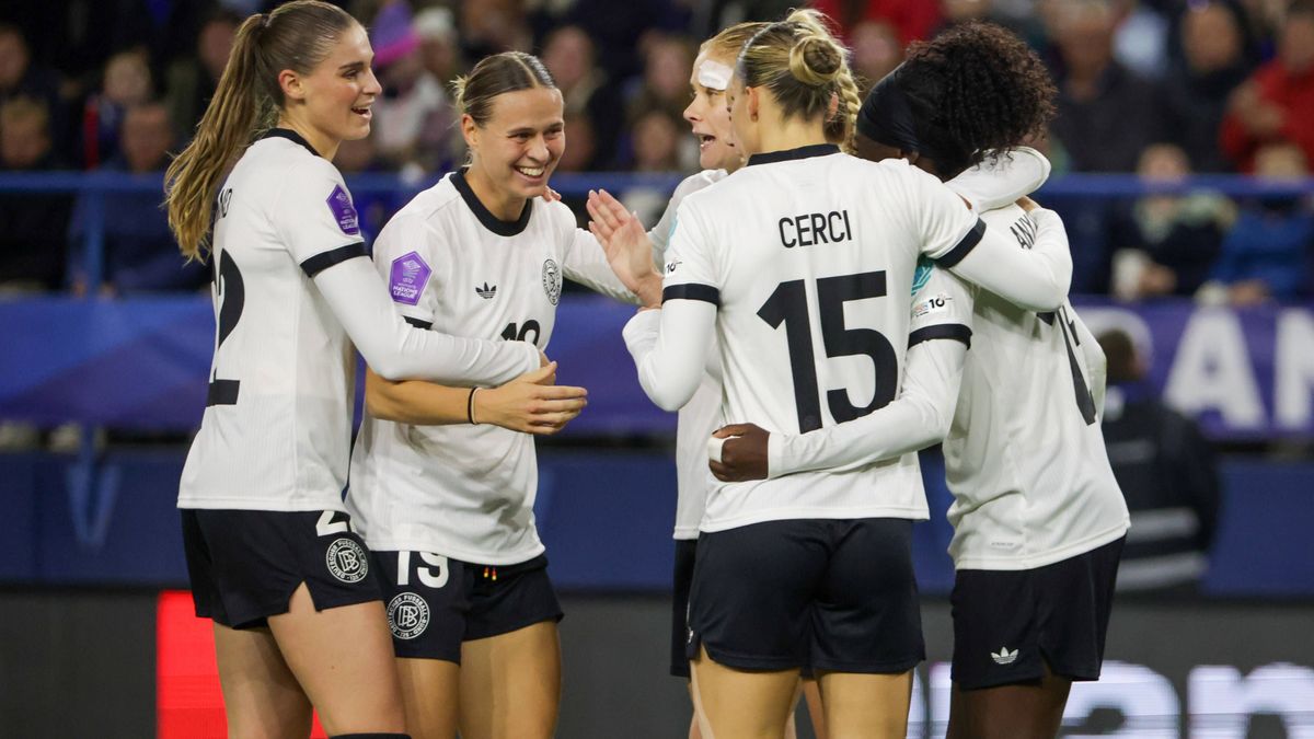 Caen, Frankreich 28. Oktober 2025: UEFA Nations League Women - 2025 2026 - Frankreich vs. Deutschland Im Bild: Torschützin Nicole Anyomi (Deutschland), rechts im Bild, macht das Tor zum 3:1 für Deu...