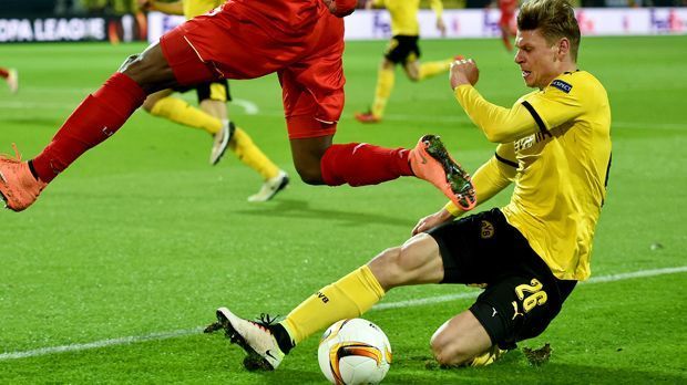 
                <strong>Lukasz Piszczek</strong><br>
                Lukasz Piszczek: War in den ersten Minuten ungewohnt unkonzentriert und leistete sich einige Stockfehler. Beim Gegentor sah der Pole ebenfalls nicht gut aus. Biss sich danach jedoch in das Spiel. ran-Note: 4.
              