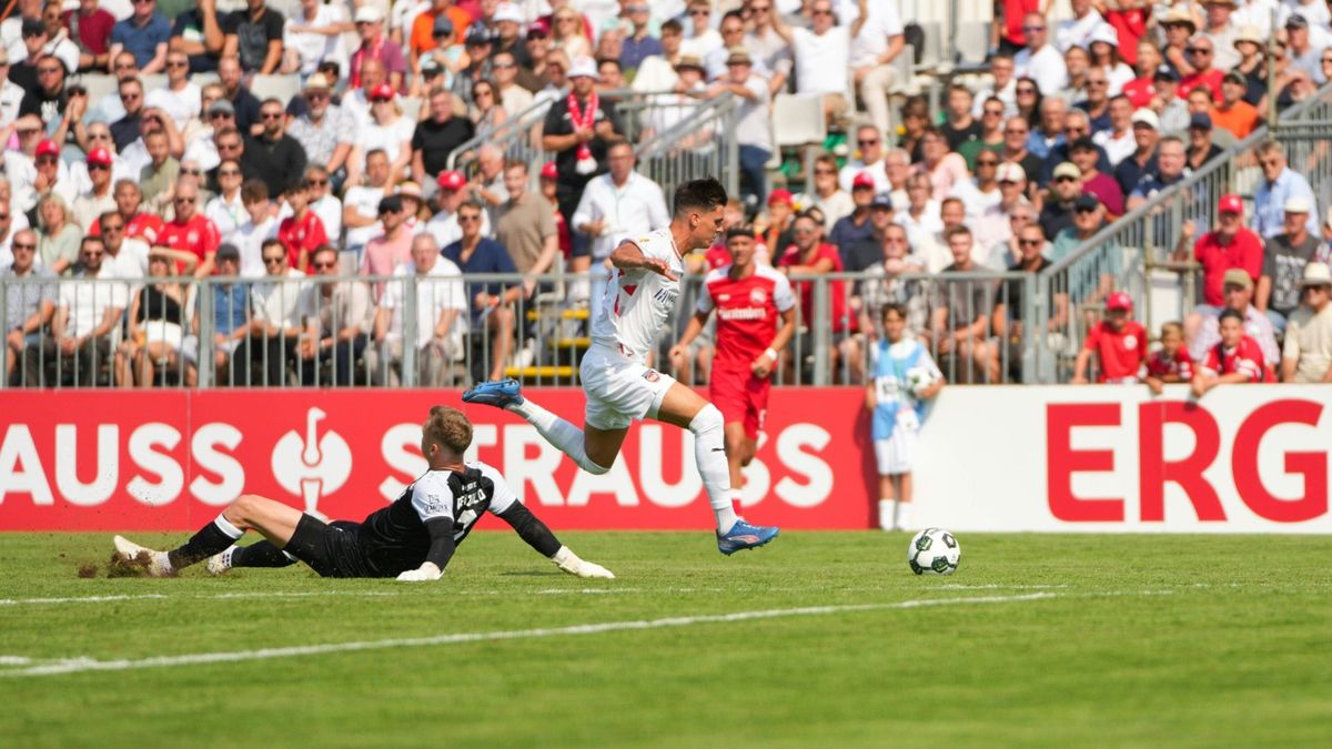 Honsak auf dem Weg zum 2:0