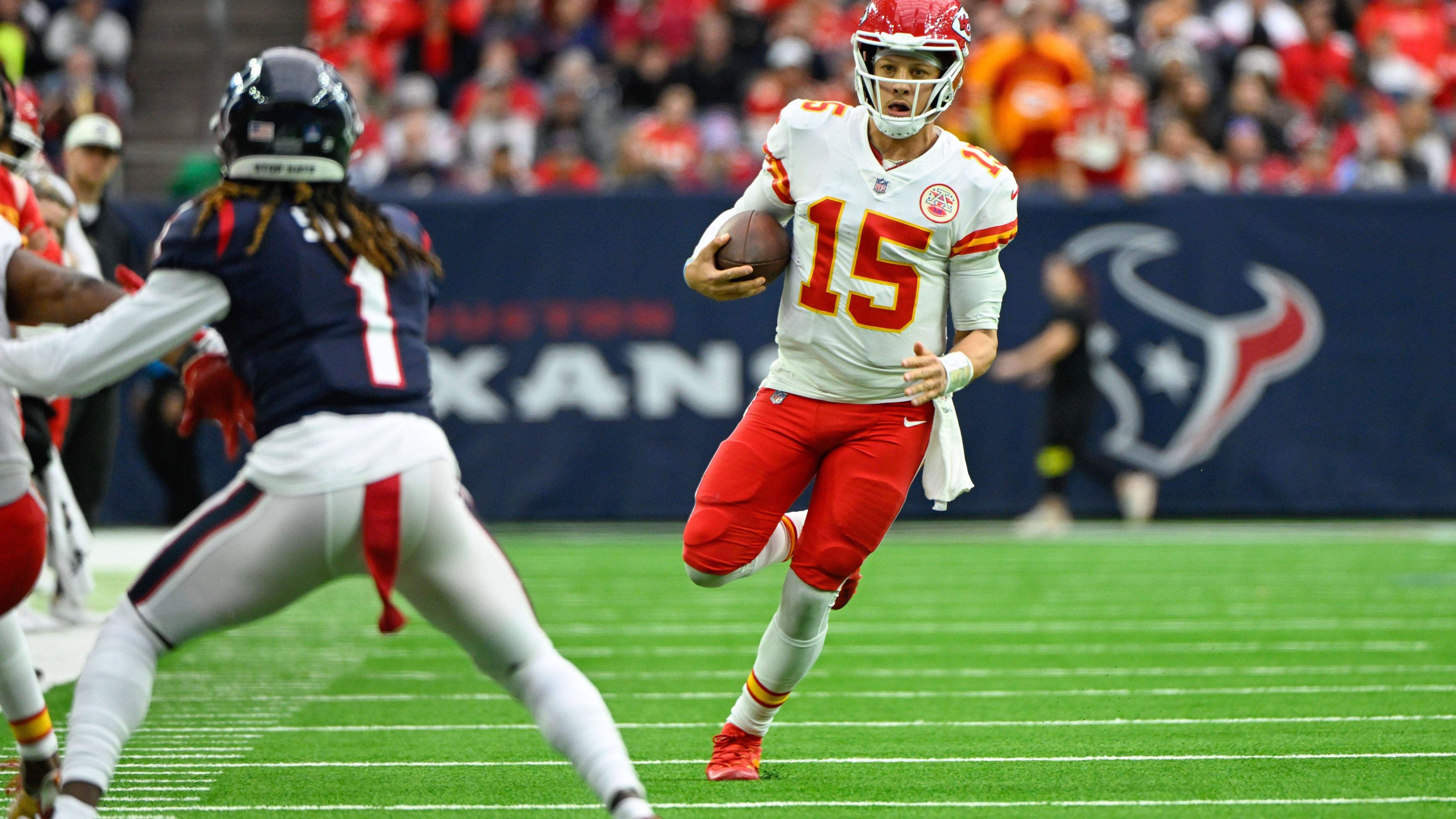 <strong>Rushing Touchdowns</strong> <br>Mahomes: Regular Season 12 (Playoffs: 5) <br>Brady: Regular Season 3 (Playoffs: 2)<br>Vorteil Mahomes