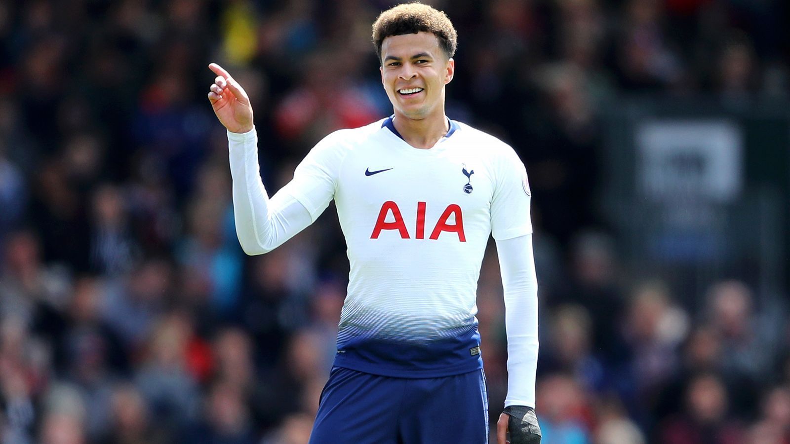 
                <strong>Mittelfeld - Dele Alli (Tottenham Hotspur)</strong><br>
                Ablöse: 5,7 Millionen EuroVerpflichtet von: Milton Keynes Dons
              