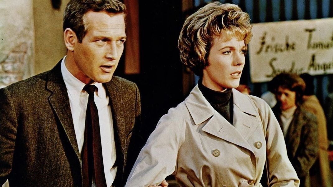 In Alfred Hitchcocks Jubiläumsfilm&nbsp; "Der zerrissene Vorhang" schlüpft die fantastische Julie Andrews in&nbsp;die Rolle der misstrauischen Freundin Sarah des&nbsp;amerikanischen Raketenwissenschaftlers Michael Armstrong (Paul Newman).