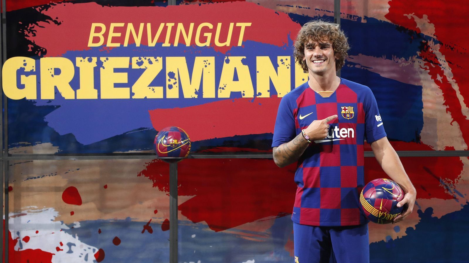 
                <strong>Platz 2 - Antoine Griezmann</strong><br>
                Ablösesumme: 120 Millionen EuroAufnehmender Verein: FC BarcelonaAbgebender Verein: Atletico Madrid
              