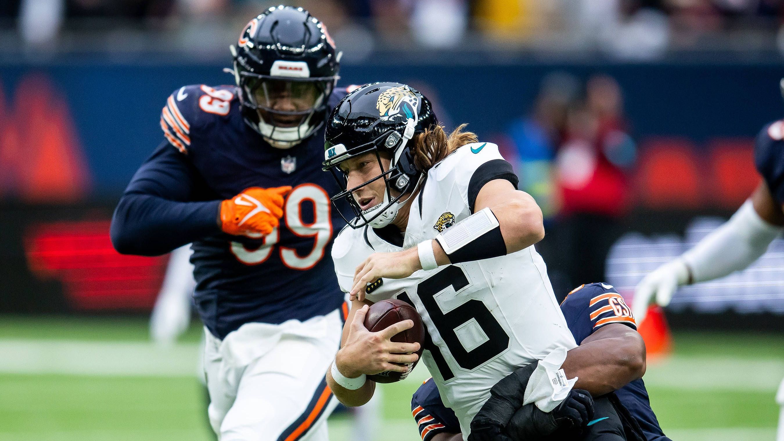 <strong>2024 in London: Jacksonville Jaguars vs. Chicago Bears</strong><br>Ähnlich deutlich fiel eine Woche zuvor der Triumph der Bears aus. Im Tottenham Hotspur Stadium mussten sich die Jaguars diesmal mit 16:35 geschlagen geben. Für das Team um Head Coach Thomas Brown war es der neunte "Heimsieg" in Folge. Caleb Williams glänzte mit vier Touchdowns.