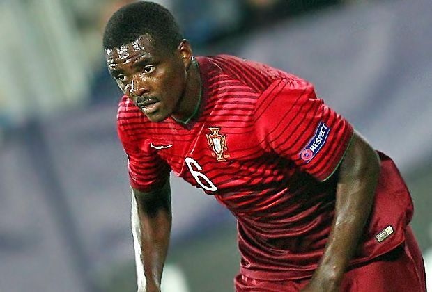 
                <strong>William Carvalho - Portugals Powerhouse</strong><br>
                Wenn die deutsche U21-Nationalmannschaft gegen Portugal ins EM-Finale einziehen will, dann gilt es vor allem einen Spieler zu stoppen. Sein Name: William Carvalho. ran.de stellt den unangefochtenen Mittelfeldstar der Iberer vor.
              