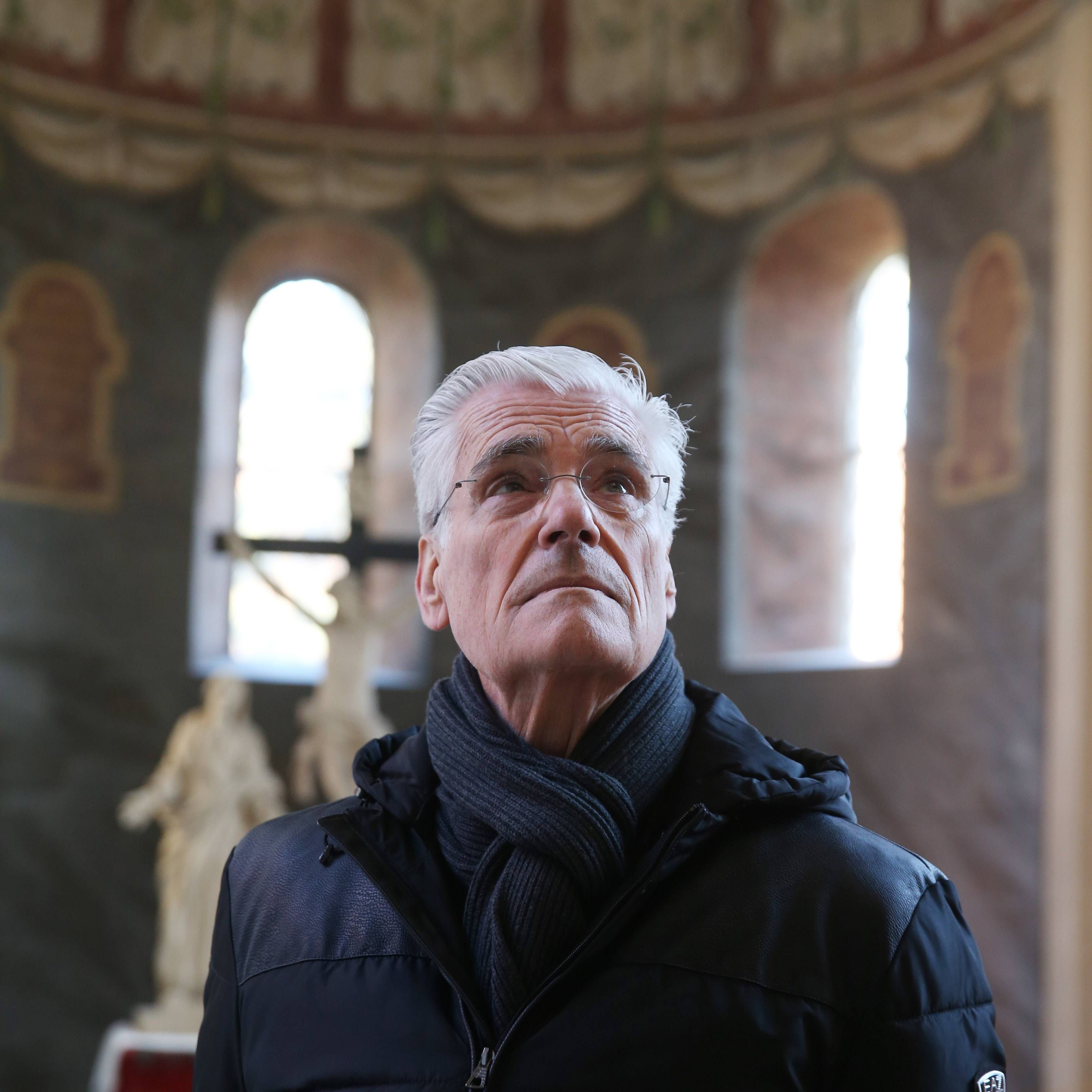 Burg Querfurt Dreharbeiten zu der Mystery Serie Haunted mit Schauspieler Sky Du Mont 