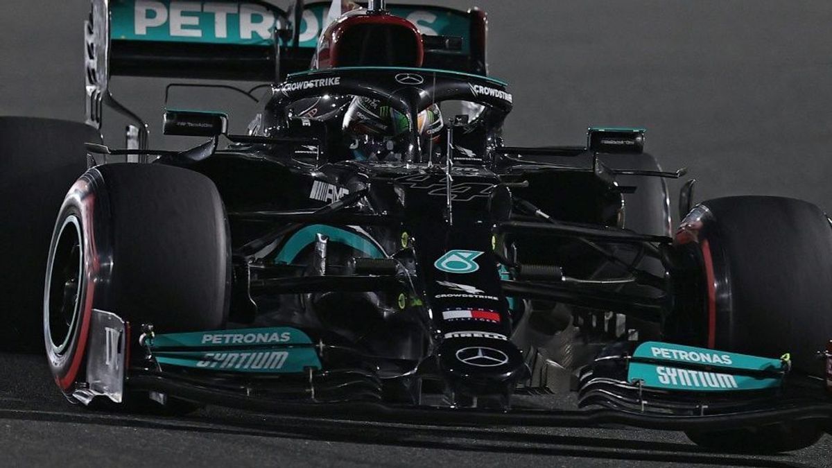 Lewis Hamilton sichert sich die Pole Position in Katar