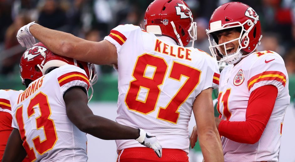
                <strong>Passing Offense: Kansas City Chiefs</strong><br>
                366 Passing Yards und vier Touchdowns erzielten die kriselnden Chiefs bei den Jets. Damit stellen sie die beste Pass-Offensive in dieser Woche. Umso bitterer, dass es trotzdem nicht zum Sieg reichte.Gesamtpunktzahl: 38 Punkte
              