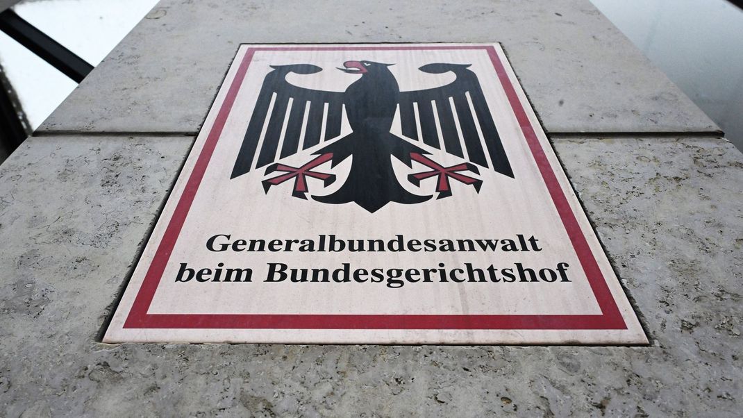 Gegen drei mutmaßliche Spione werden schwere Vorwürfe erhoben. (Symbolbild)