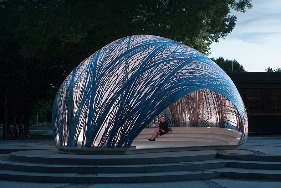 An das Nest einer Unterwasser-Spinne lehnt sich die Architektur dieses Pavillons an.