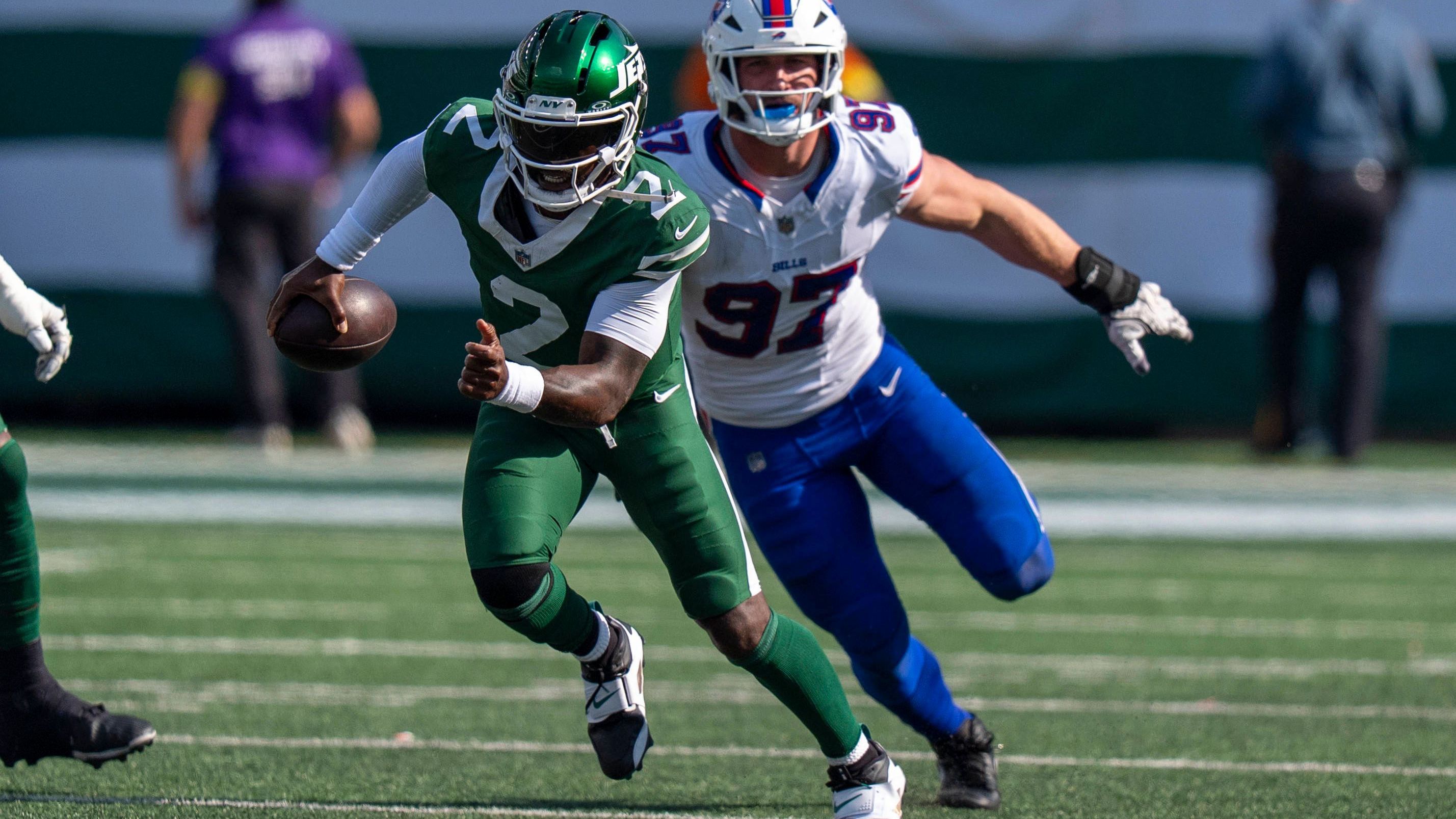 <strong>Platz 32: Tyrod Taylor (New York Jets)</strong><br>Tyrod Taylor springt für den verletzten Justin Fields ein. Der 36-Jährige ist seit 2011 in der NFL und ein gestandener Backup, allerdings fehlt ihm die Explosivität aus vergangenen Tagen und der Arm von Taylor war noch nie der beste.