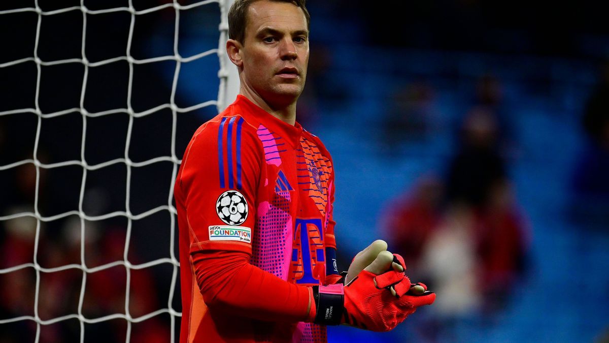 Aston Villa v Bayern Munich , Birmingham, UK - 02 Oct 2024 Manuel Neuer of Bayern Munich during the UEFA Champions League game between Aston Villa and Bayern Munich at Villa Park, Birmingham on 02 ...